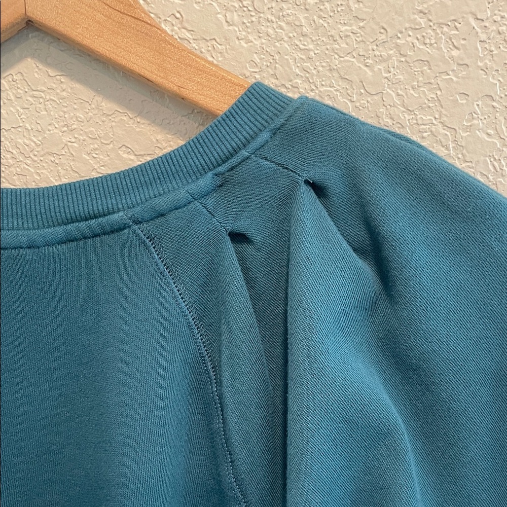 Universal Thread Size Small Teal Puff Sleeve Swea… - image 5